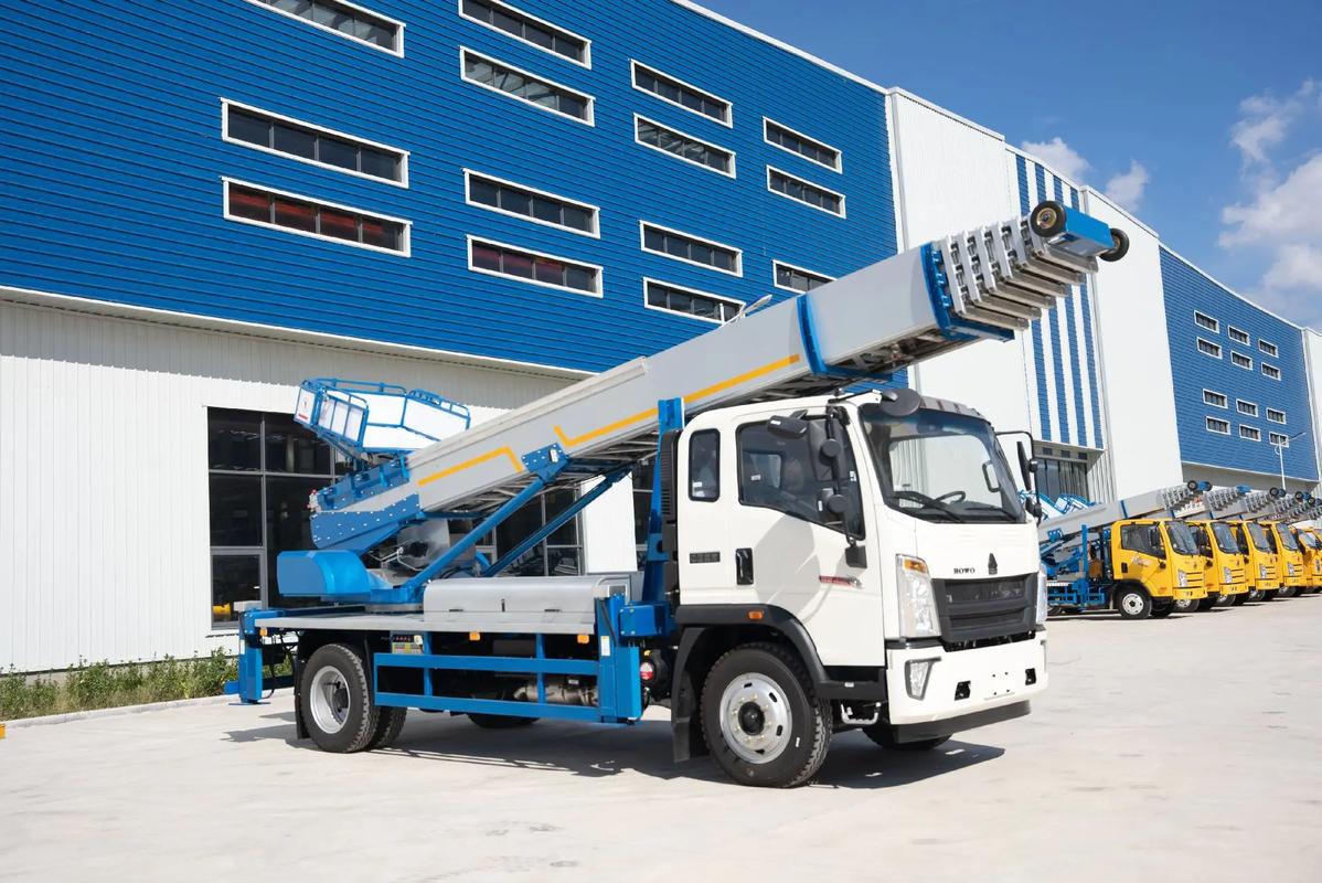 衢州衢江出租云梯车高空作业车 建筑垃圾搬运